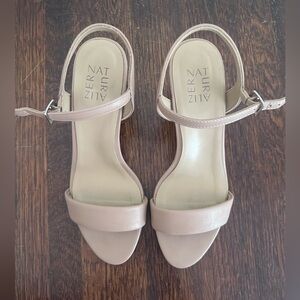 Naturalizer Women's Cream Sandals